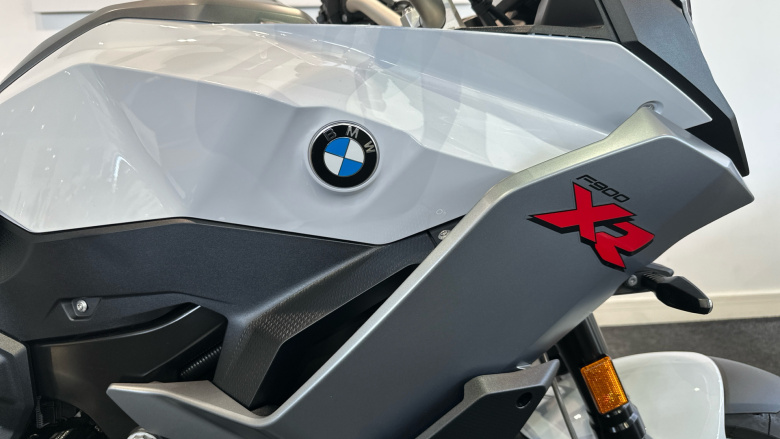 BMW F900 XR